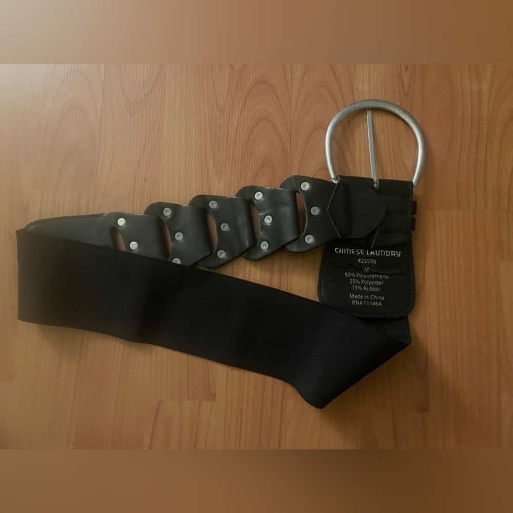 Chinese Laundry M Women’s black stretch belt